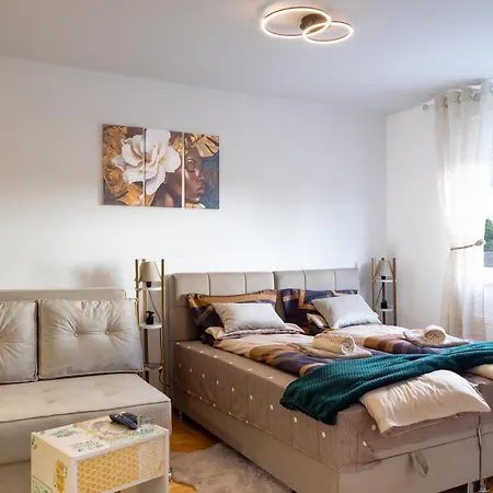 Lana Lux 18 Apartament *